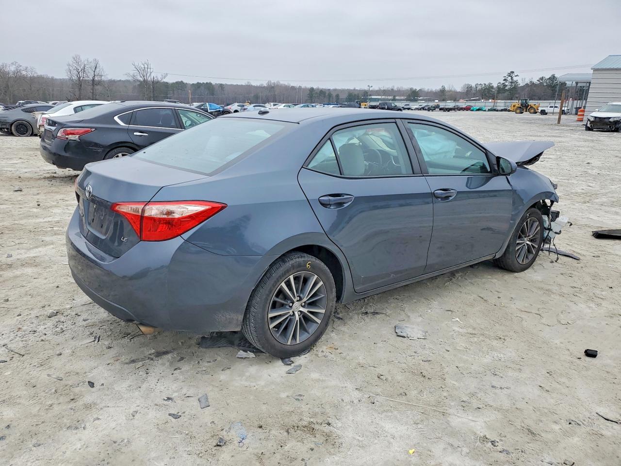 2017 TOYOTA COROLLA LE photo 5