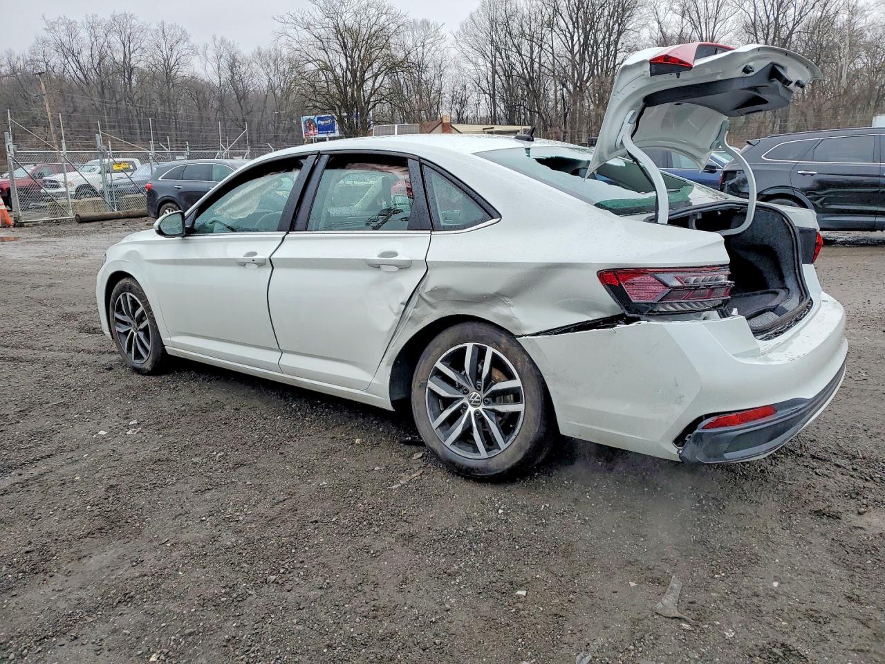 2025 VOLKSWAGEN JETTA SE photo 3
