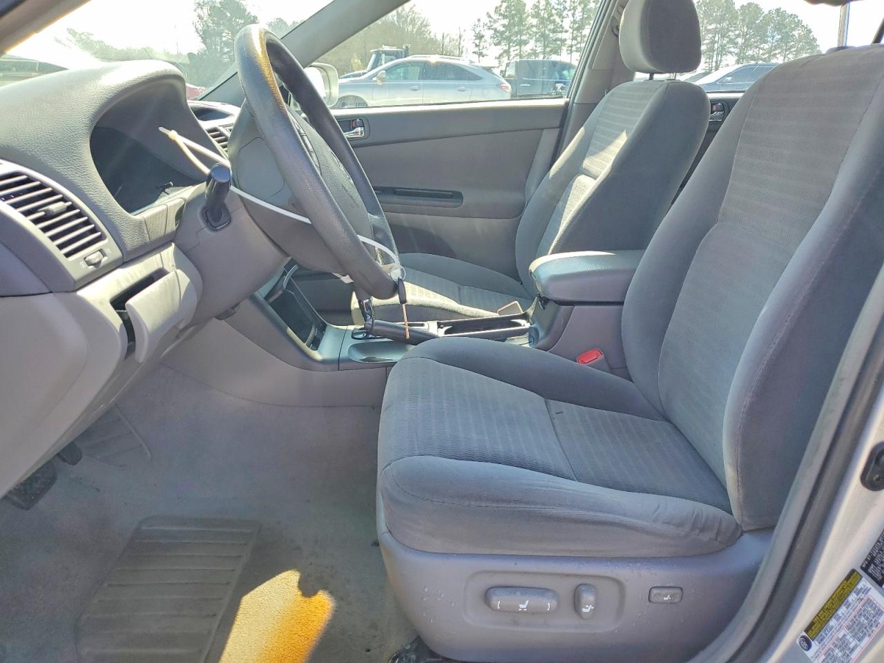 2005 TOYOTA CAMRY LE photo 13