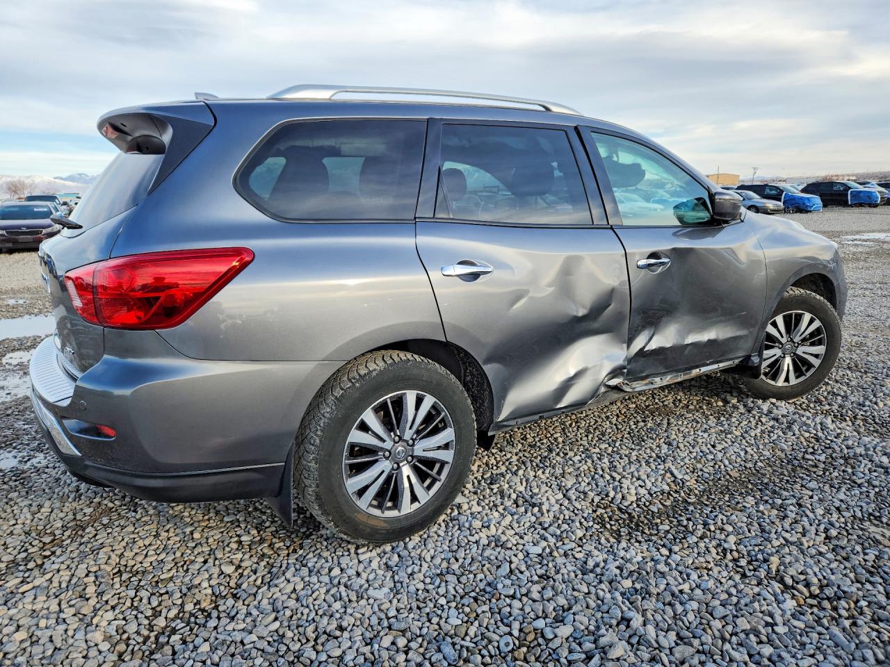 2020 NISSAN PATHFINDER S photo 5