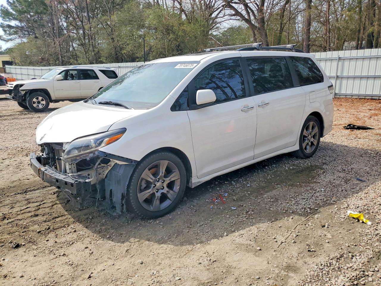2016 TOYOTA SIENNA