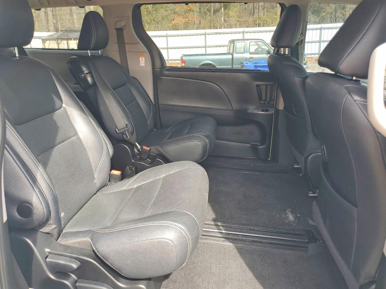 2016 TOYOTA SIENNA SE 8-PASSENGER photo 10