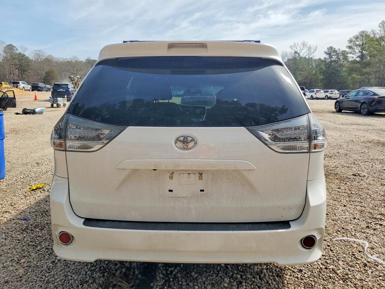 2016 TOYOTA SIENNA SE 8-PASSENGER photo 6