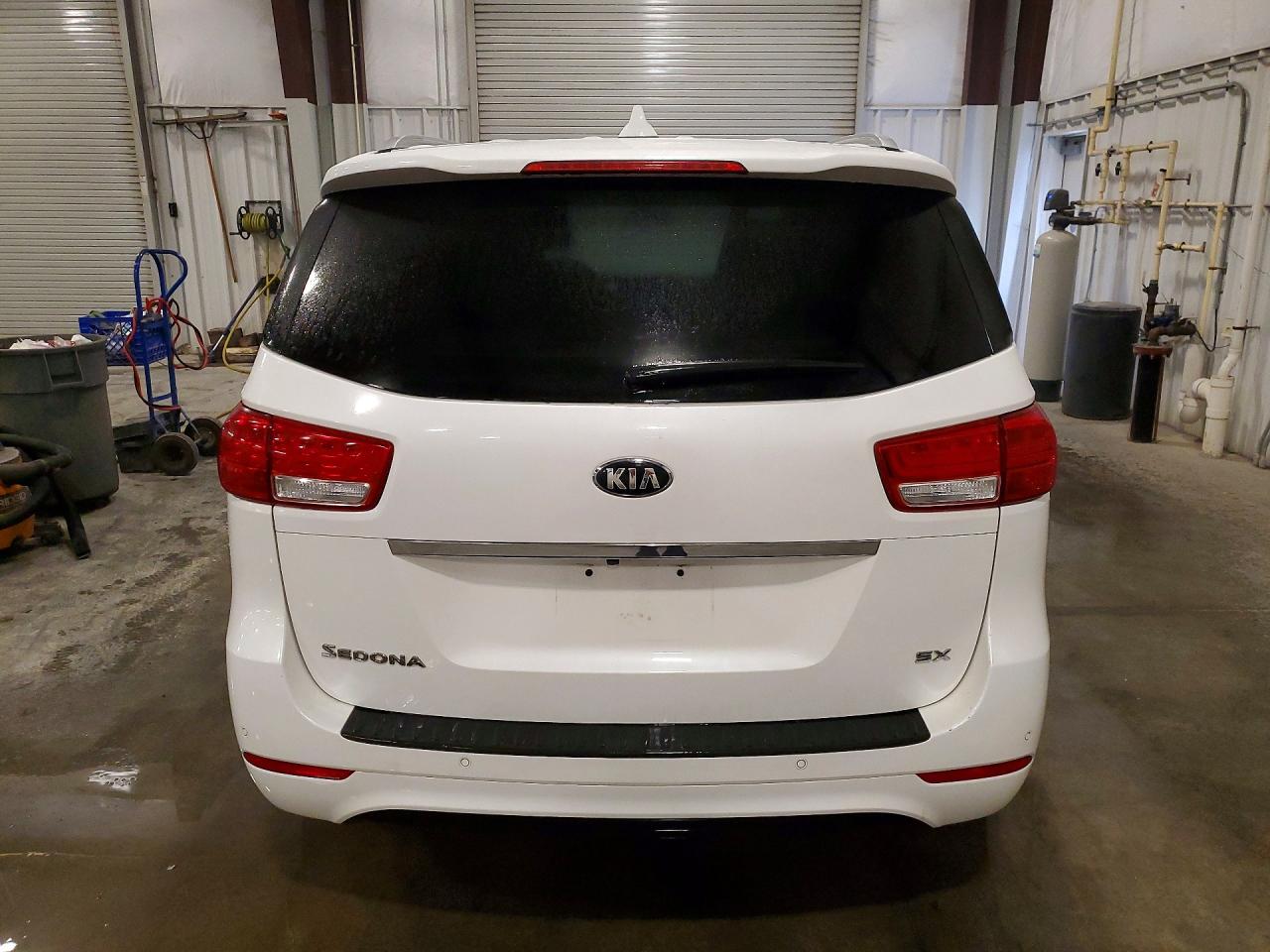 2018 KIA SEDONA SX photo 16