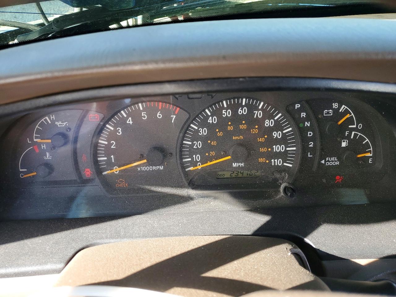 2004 TOYOTA TUNDRA LIMITED photo 9