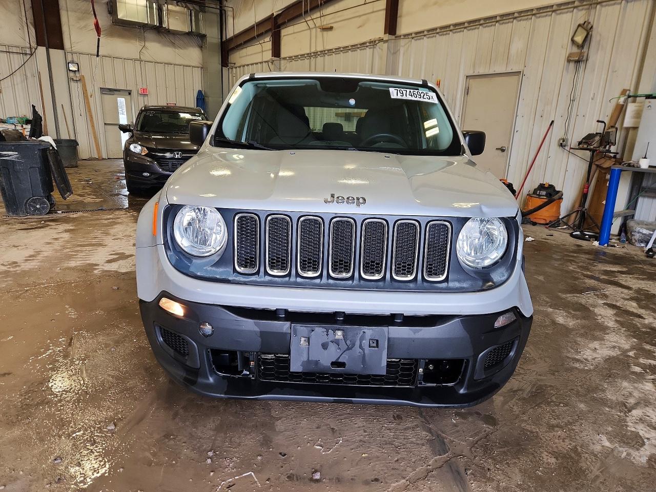 2017 JEEP RENEGADE SPORT photo 9