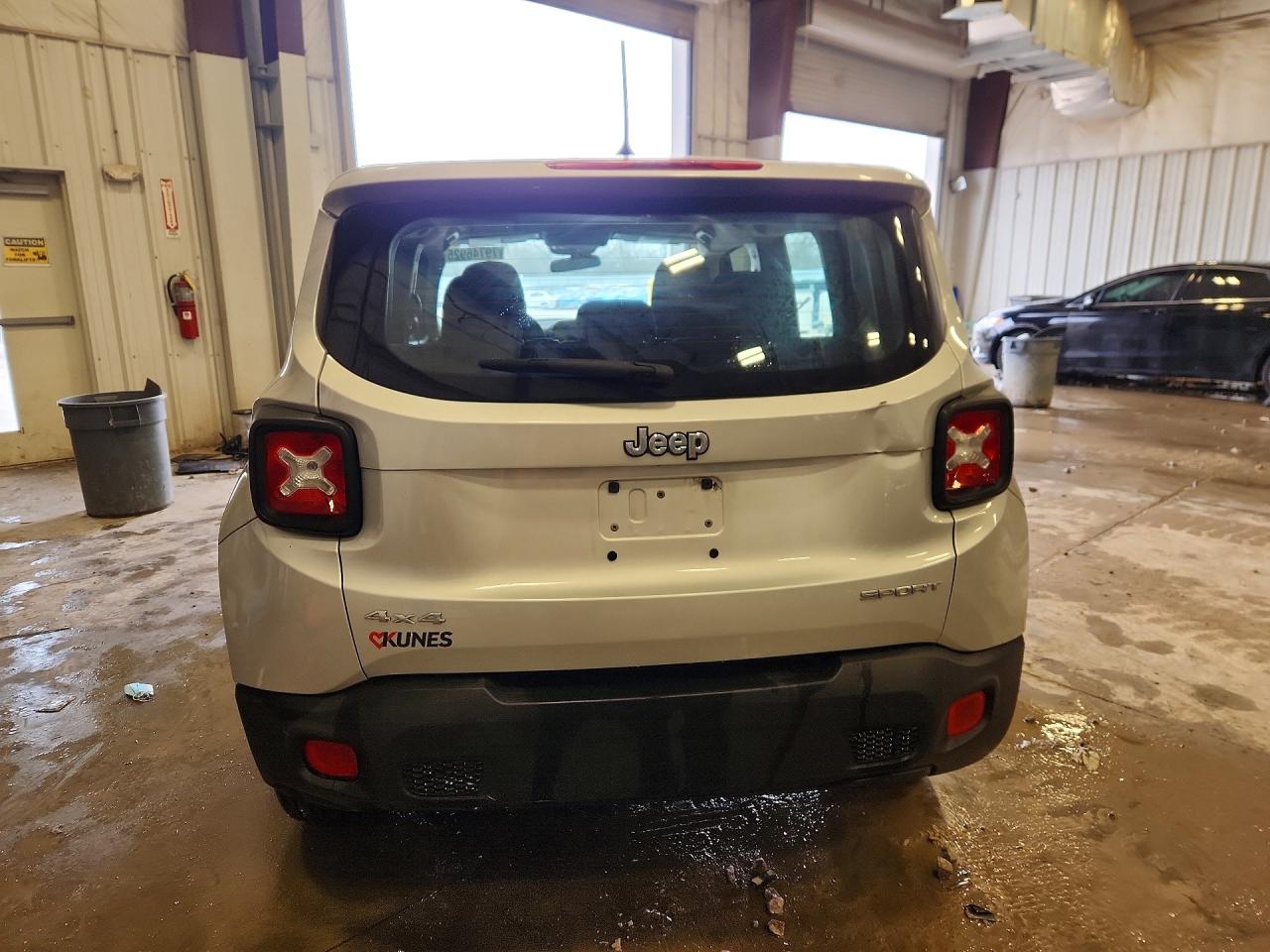 2017 JEEP RENEGADE SPORT photo 11