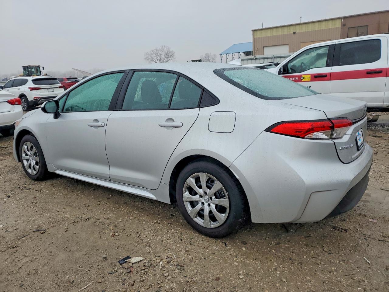 2025 TOYOTA COROLLA LE photo 3