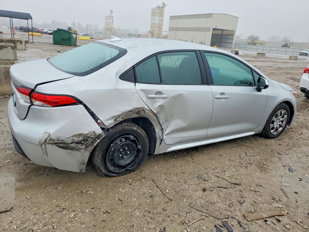 2025 TOYOTA COROLLA LE photo 5