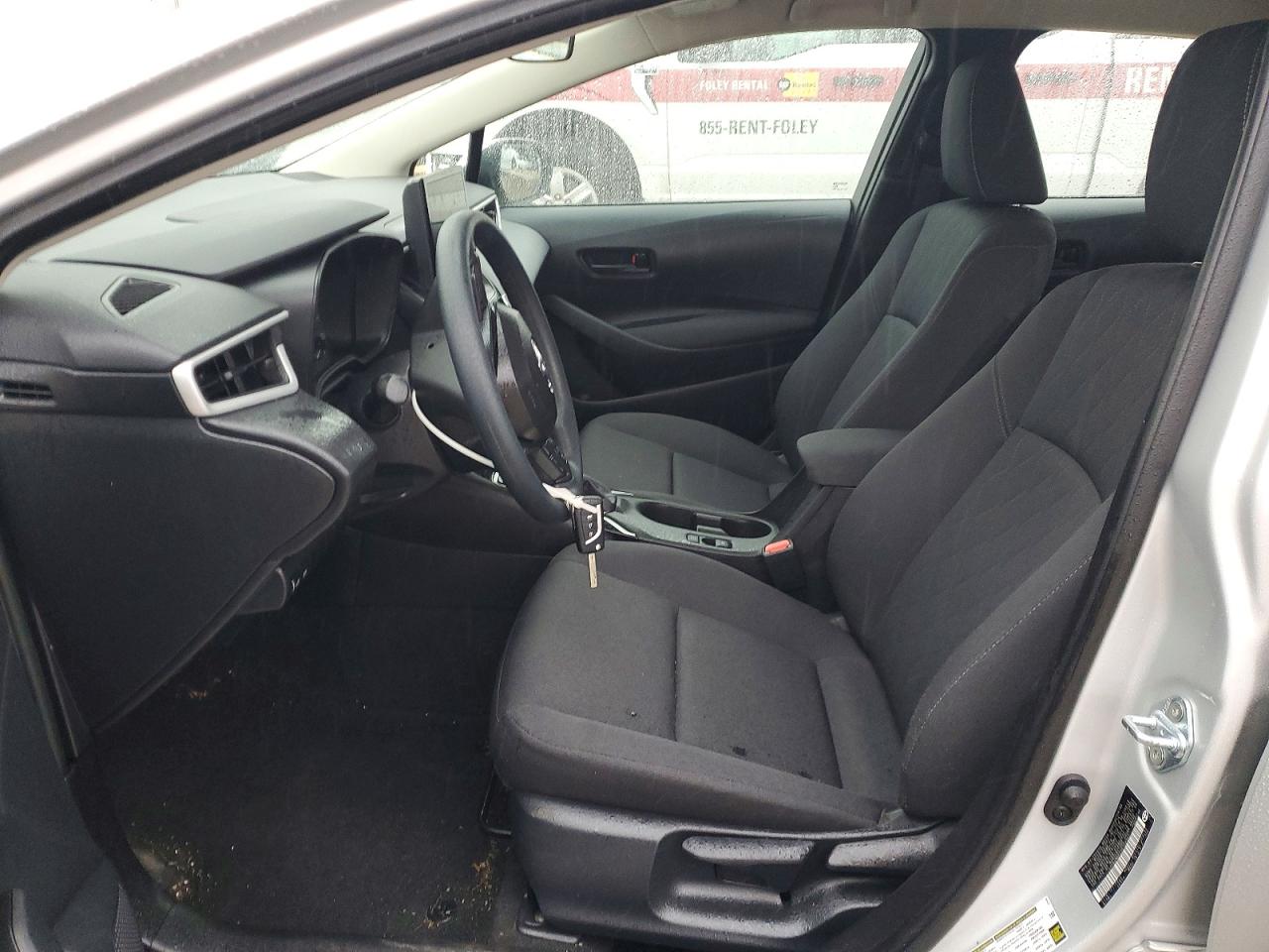 2025 TOYOTA COROLLA LE photo 13