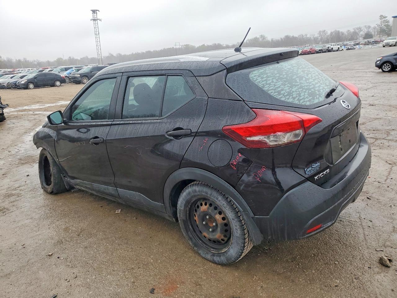 2019 NISSAN KICKS S photo 2