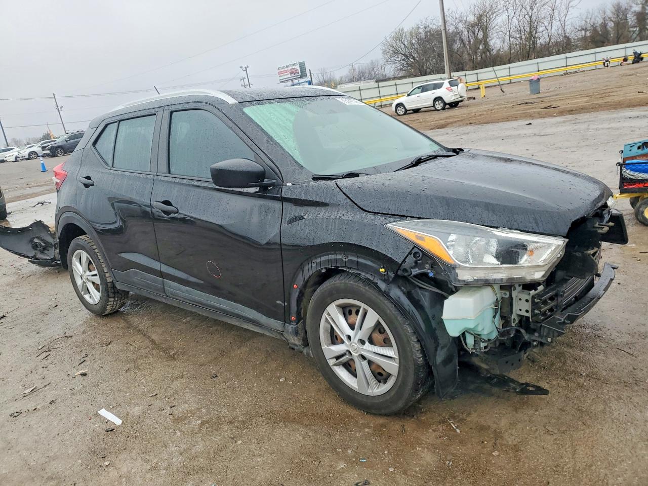 2019 NISSAN KICKS S photo 4