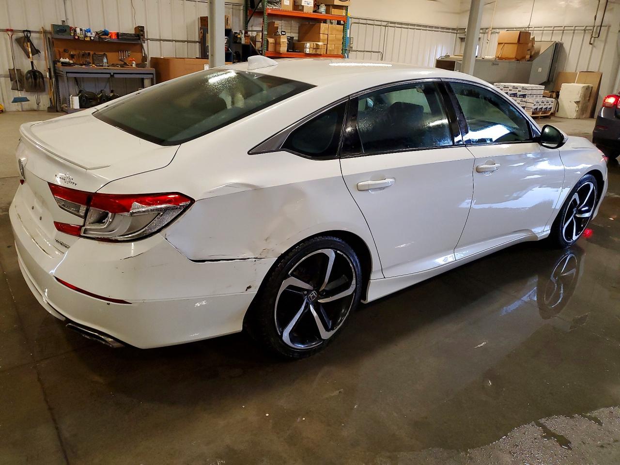 2018 HONDA ACCORD SPORT photo 3