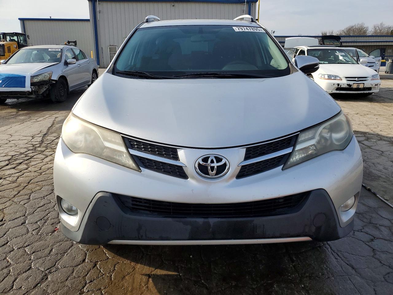 2015 TOYOTA RAV4 XLE photo 5