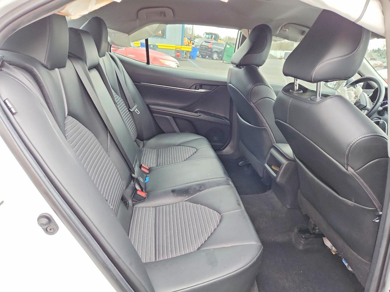 2020 TOYOTA CAMRY SE photo 10