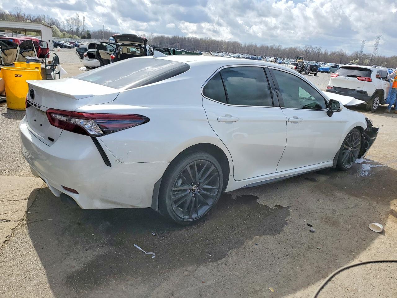 2023 TOYOTA CAMRY XSE photo 7