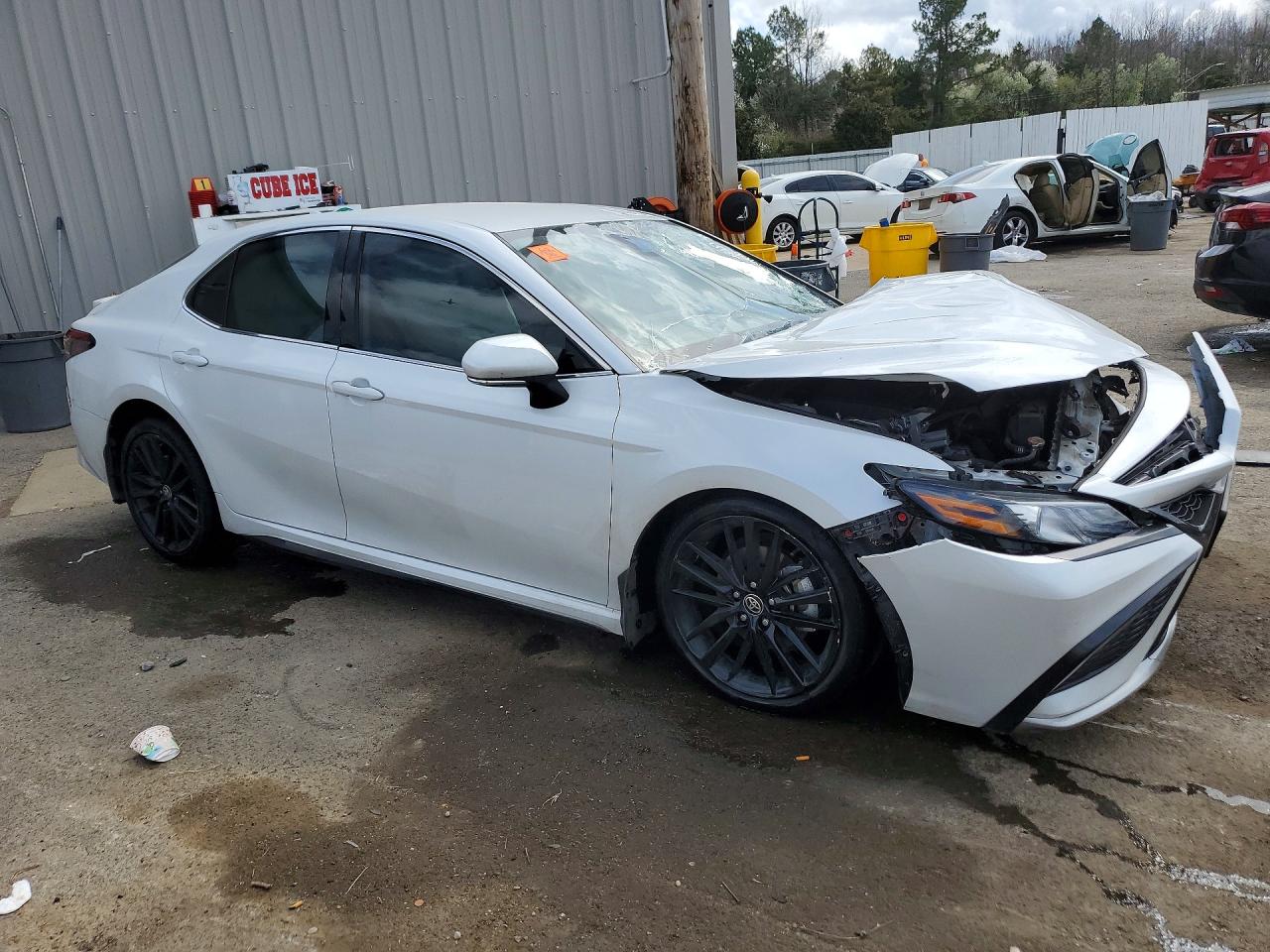 2023 TOYOTA CAMRY XSE photo 10