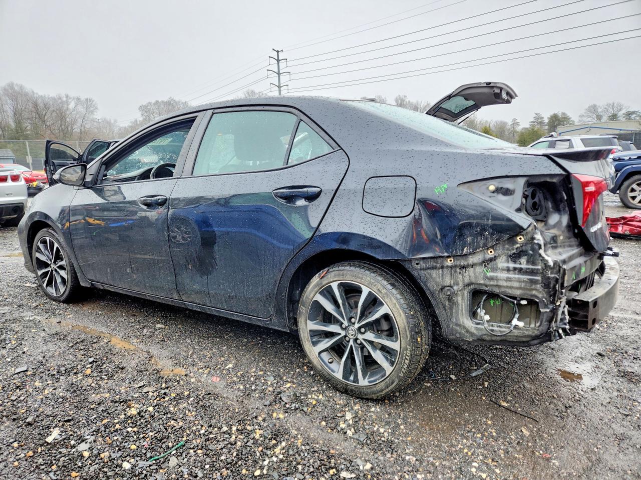 2018 TOYOTA COROLLA XSE photo 4