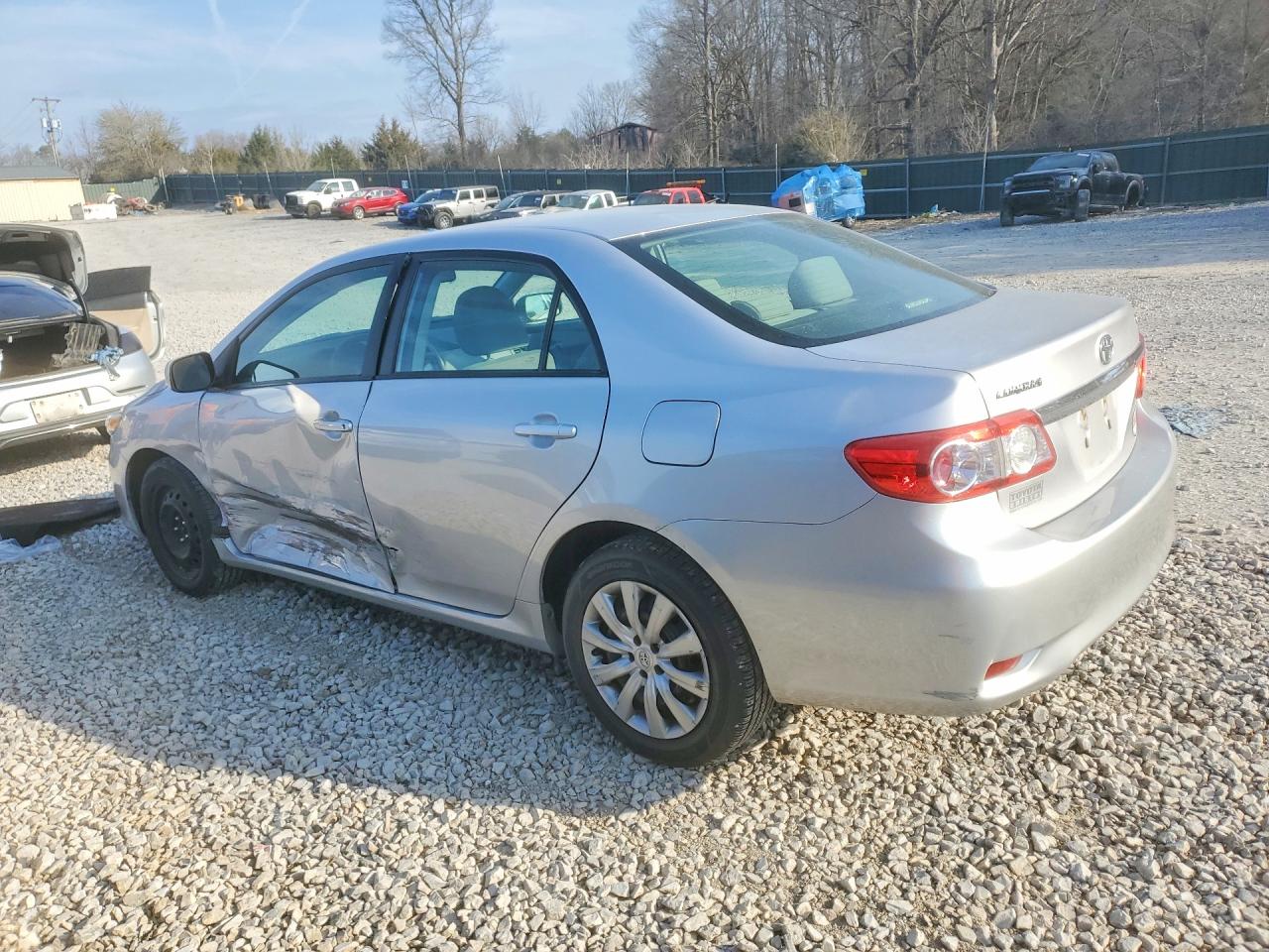 2012 TOYOTA COROLLA LE photo 4