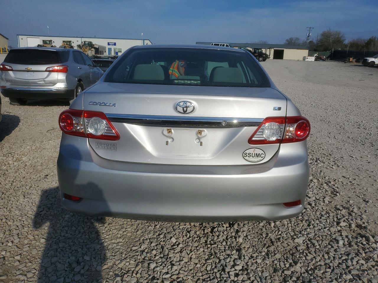 2012 TOYOTA COROLLA LE photo 16