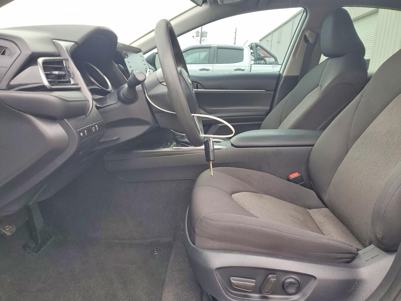 2023 TOYOTA CAMRY LE photo 7
