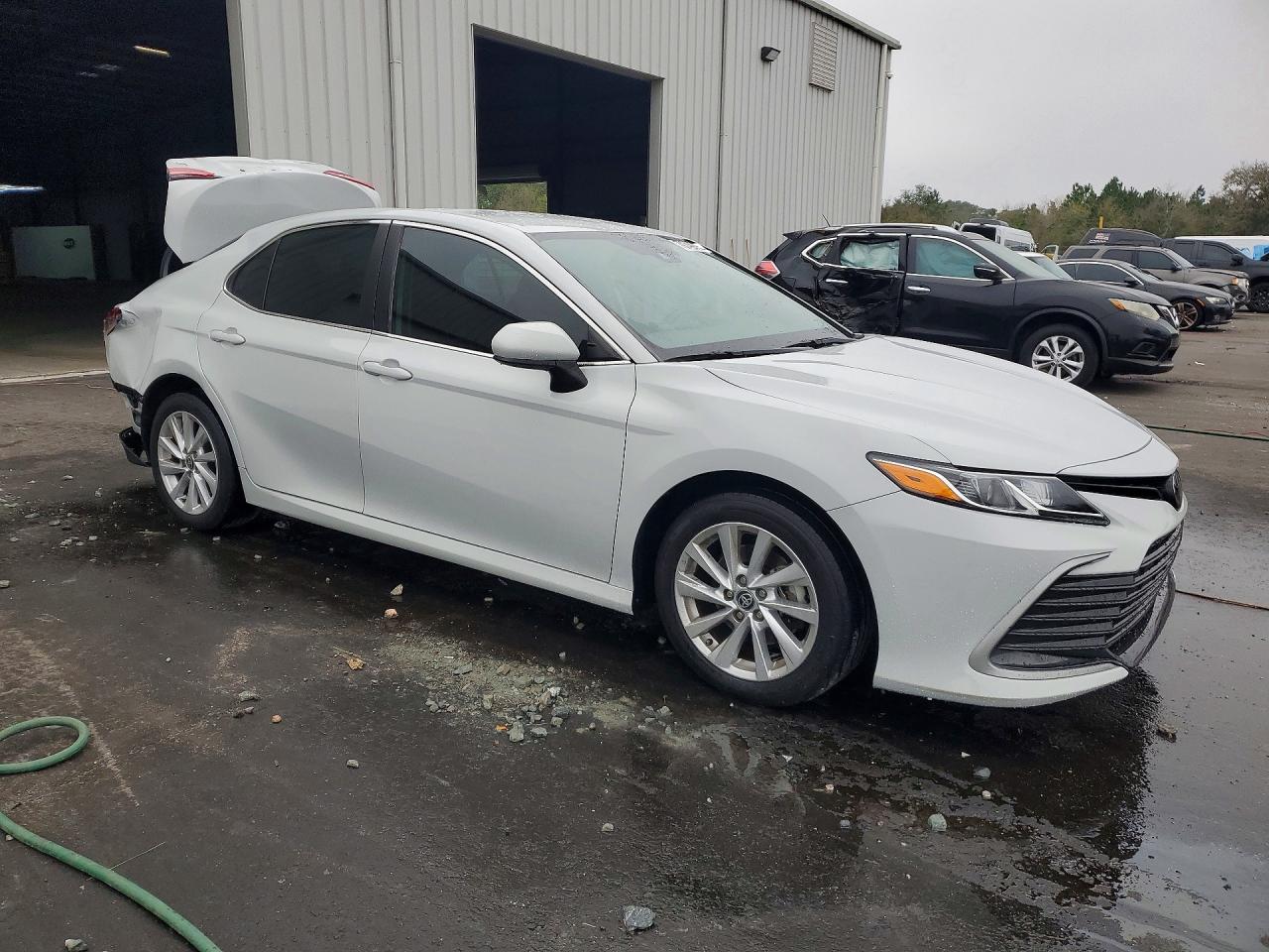 2023 TOYOTA CAMRY LE photo 4