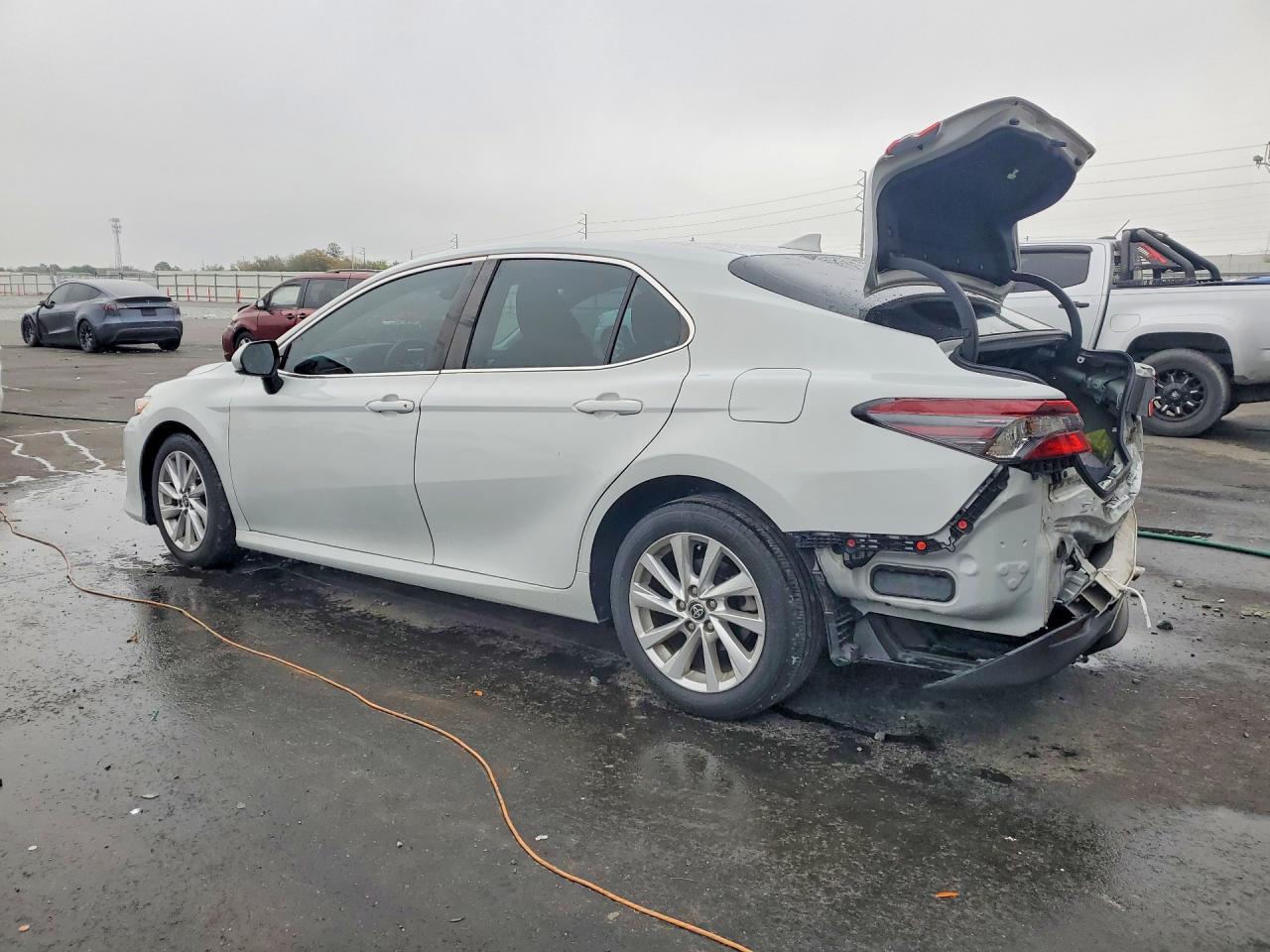 2023 TOYOTA CAMRY LE photo 2