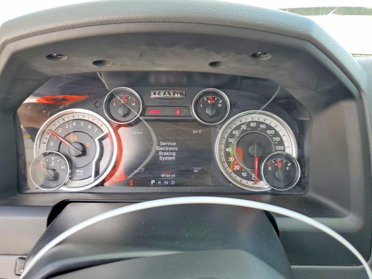 2016 RAM 1500 SLT photo 9