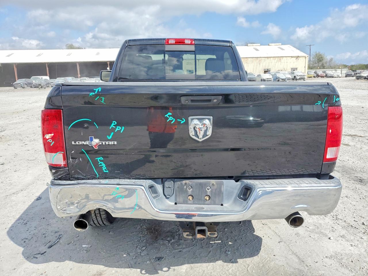 2016 RAM 1500 SLT photo 6