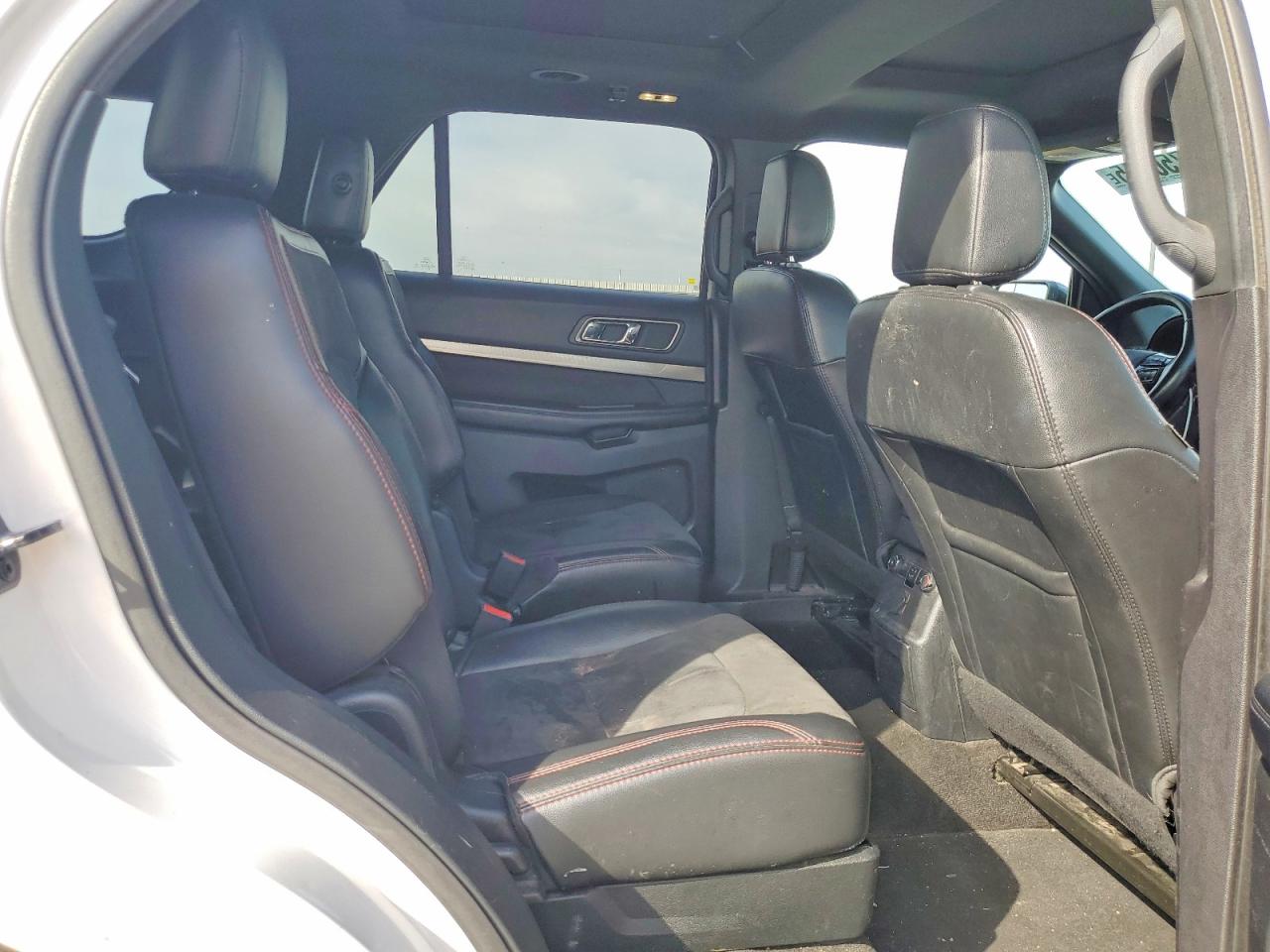2018 FORD EXPLORER XLT photo 28