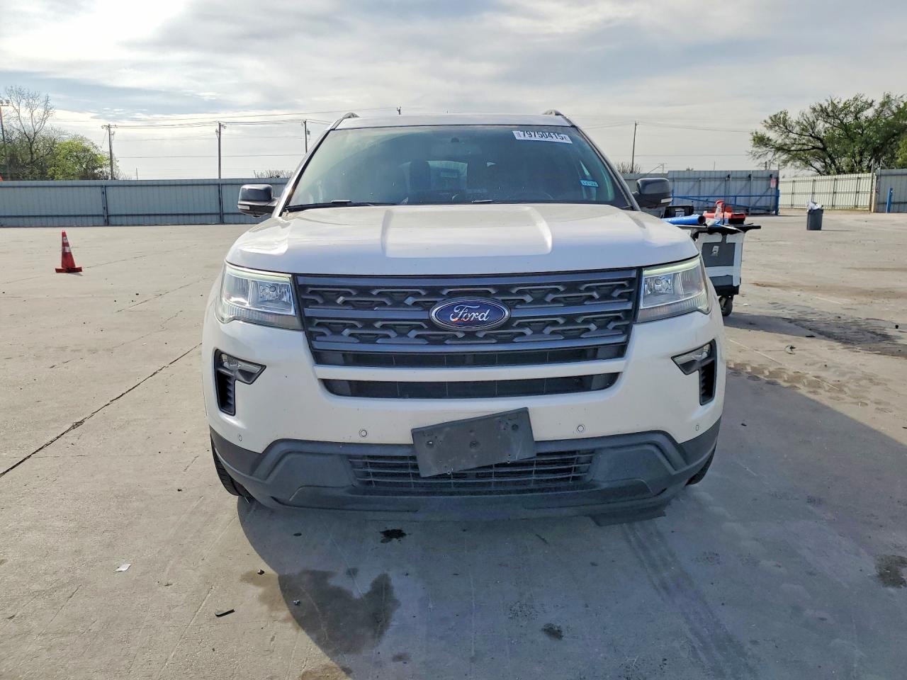 2018 FORD EXPLORER XLT photo 13