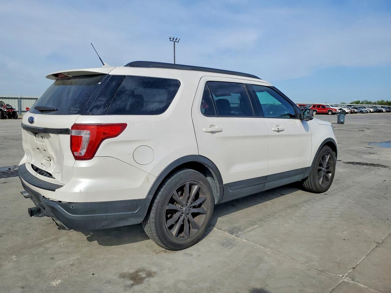 2018 FORD EXPLORER XLT photo 7