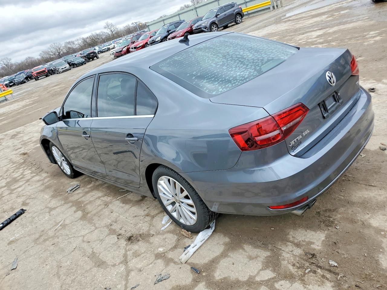 2016 VOLKSWAGEN JETTA photo 3