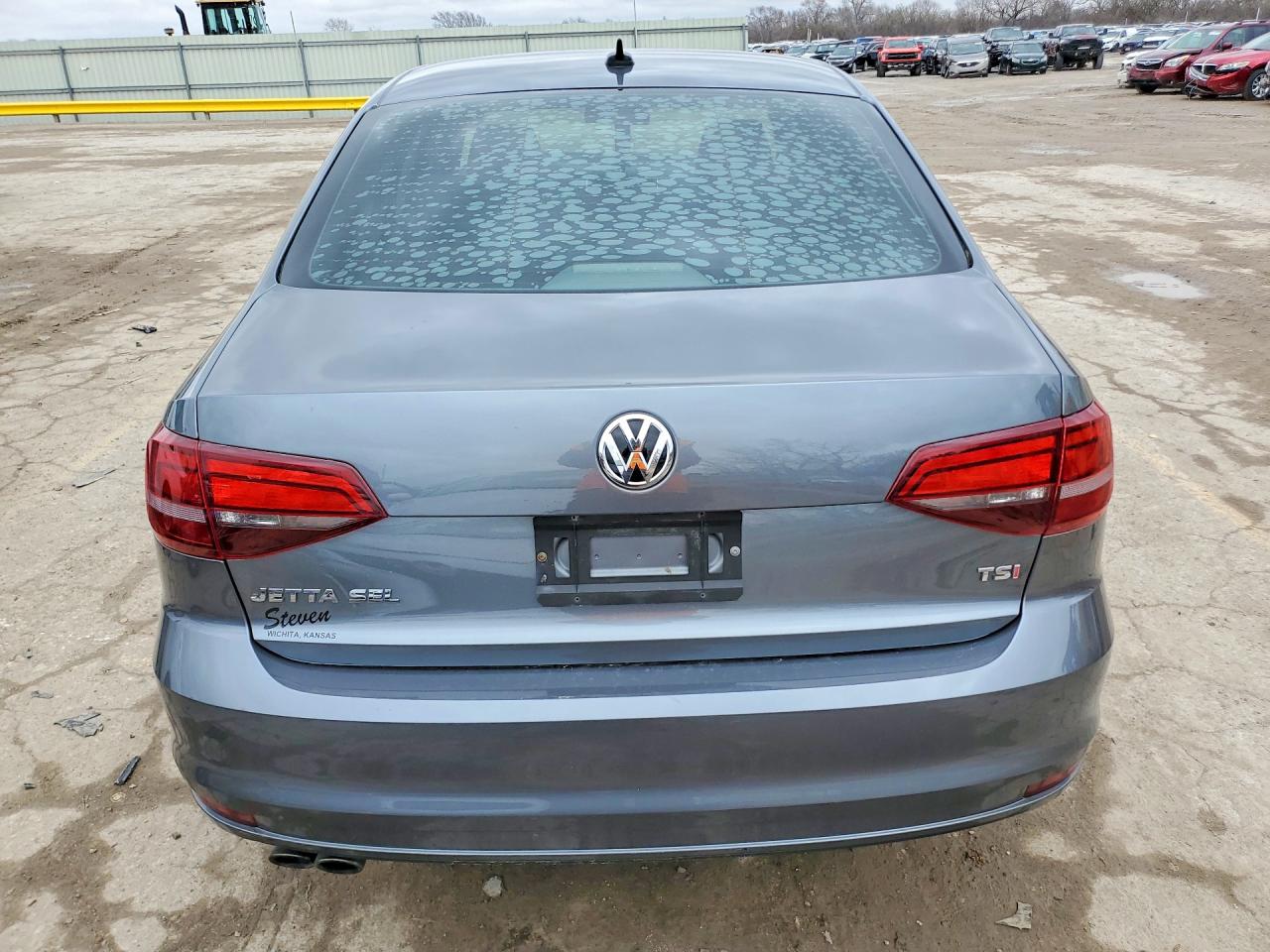 2016 VOLKSWAGEN JETTA photo 11
