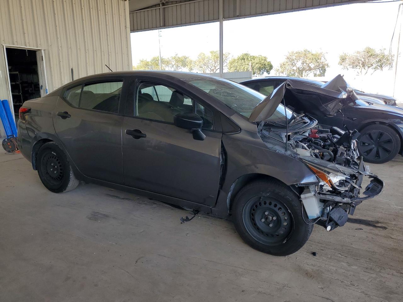 2021 NISSAN VERSA S photo 10