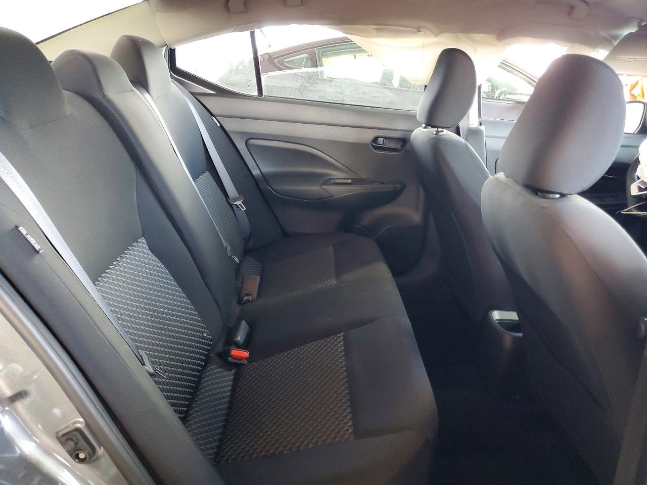 2021 NISSAN VERSA S photo 28