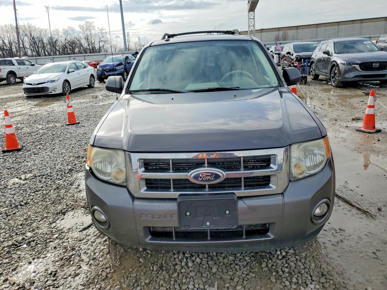 2011 FORD ESCAPE XLT photo 9