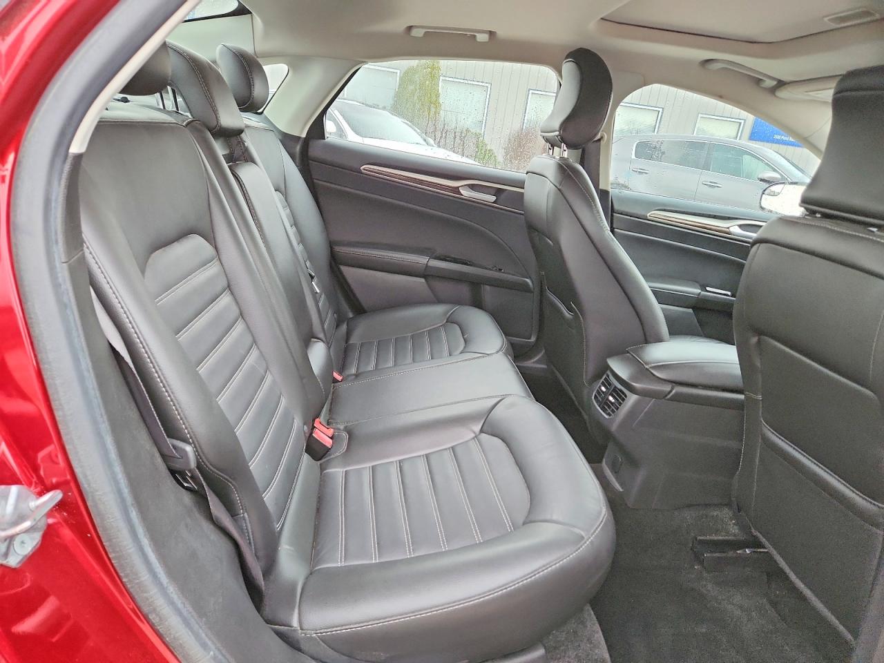 2015 FORD FUSION SE photo 19