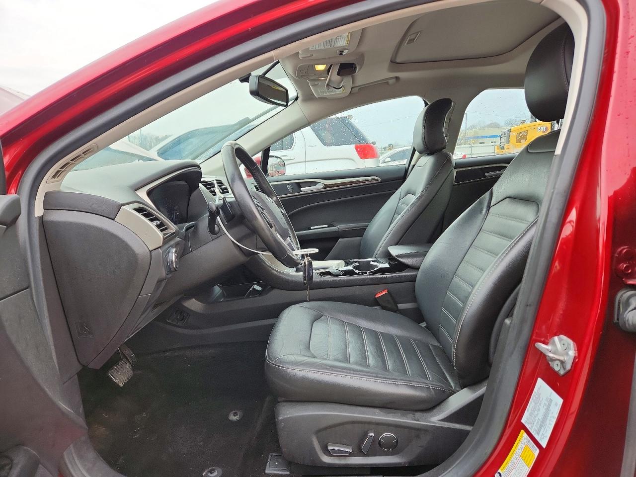 2015 FORD FUSION SE photo 13