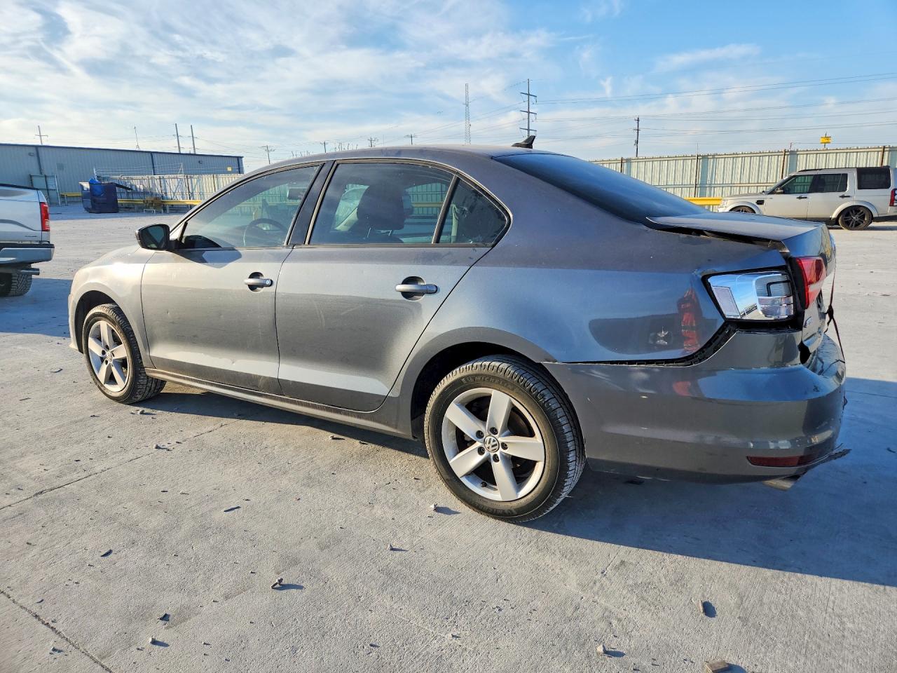 2015 VOLKSWAGEN JETTA TDI photo 3