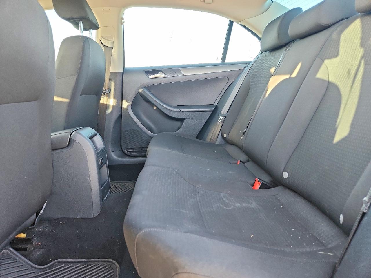 2015 VOLKSWAGEN JETTA TDI photo 19