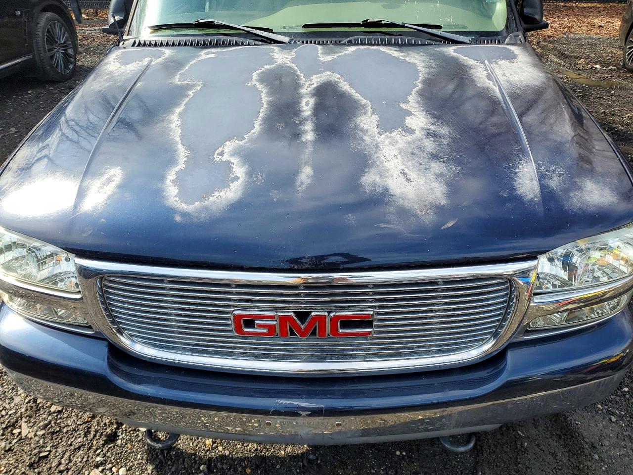 2004 GMC YUKON photo 23