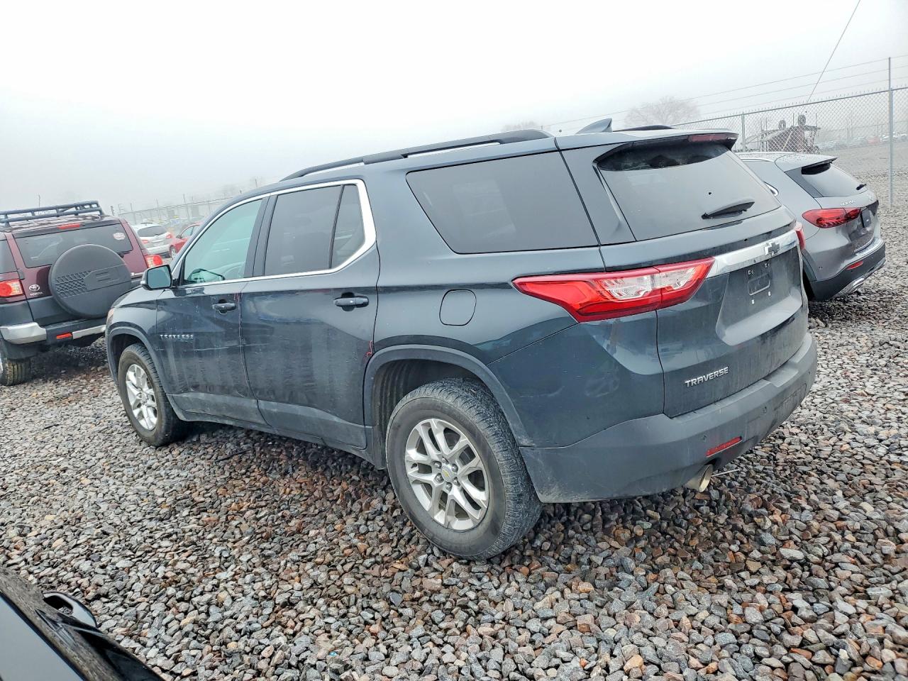 2019 CHEVROLET TRAVERSE LT photo 3