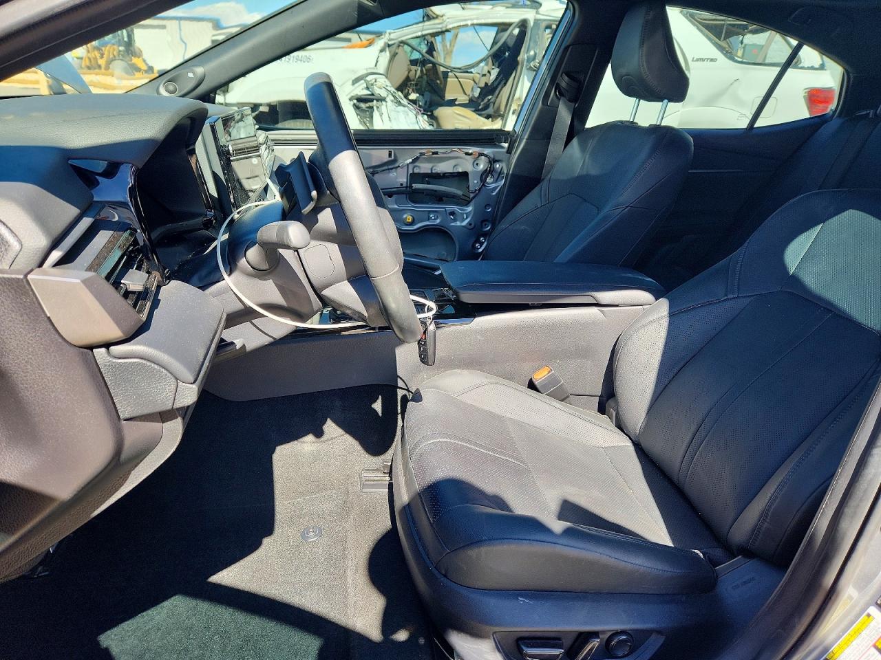 2025 TOYOTA CAMRY XSE photo 13