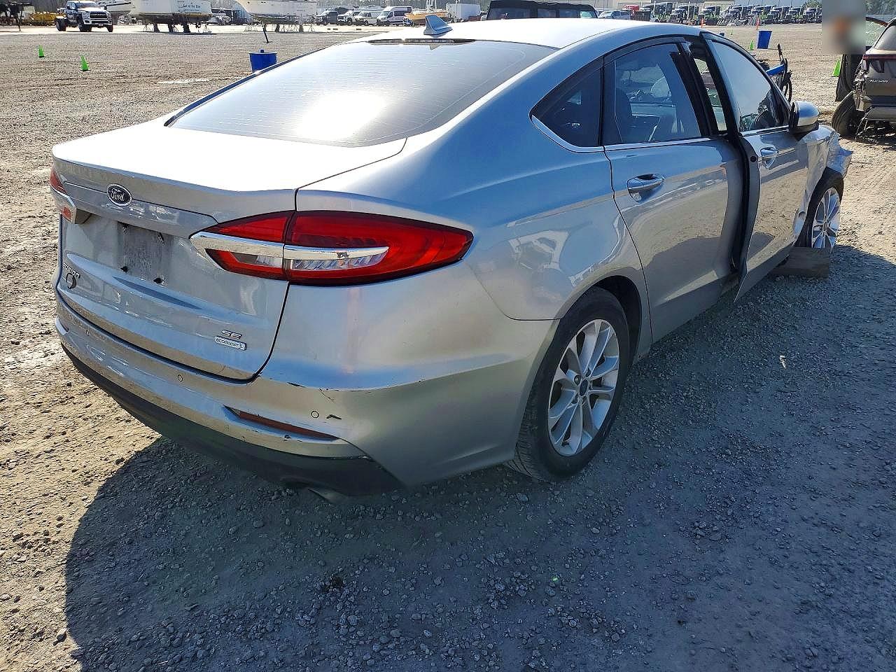 2020 FORD FUSION SE photo 5