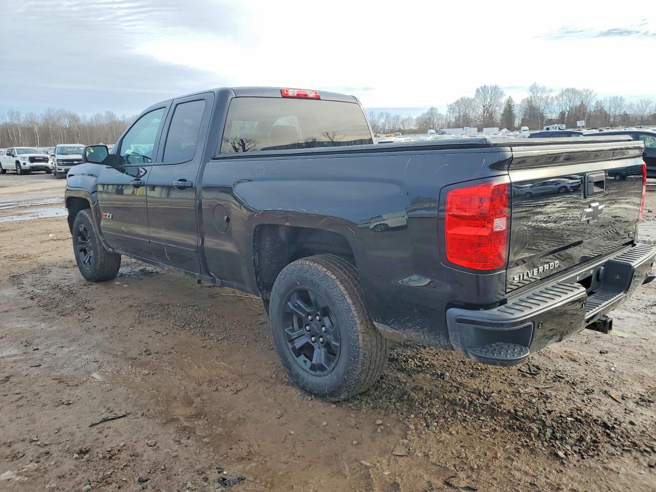 2017 CHEVROLET SILVERADO K1500 LT photo 3