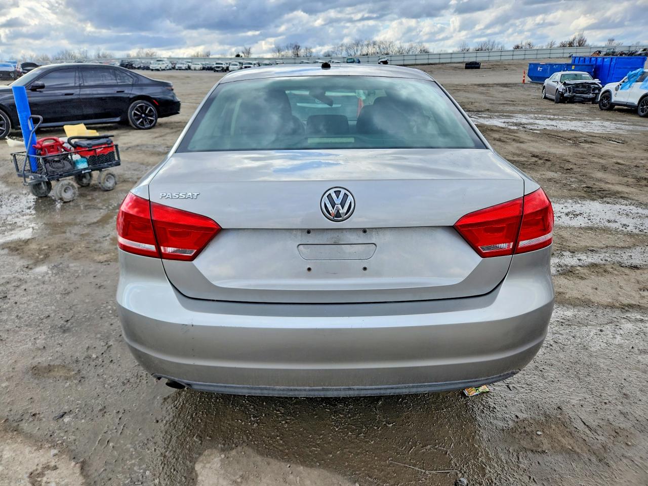 2012 VOLKSWAGEN PASSAT S photo 6
