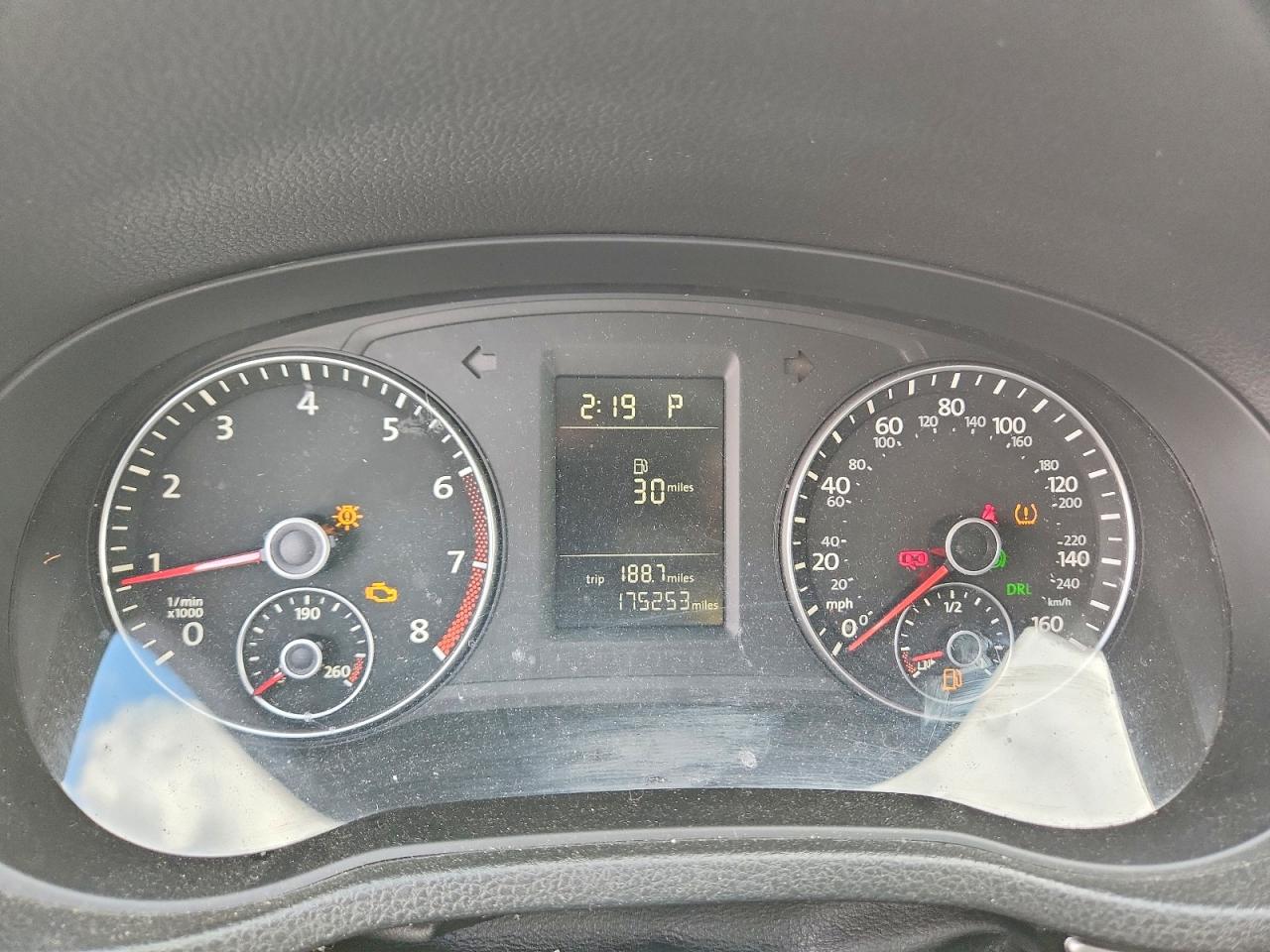 2012 VOLKSWAGEN PASSAT S photo 9