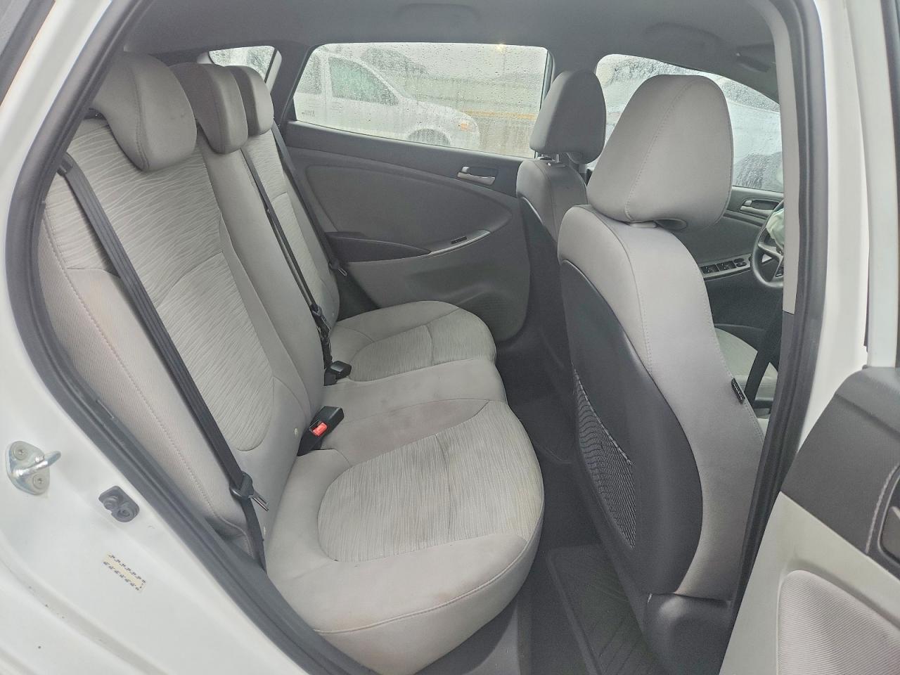 2017 HYUNDAI ACCENT SE photo 19