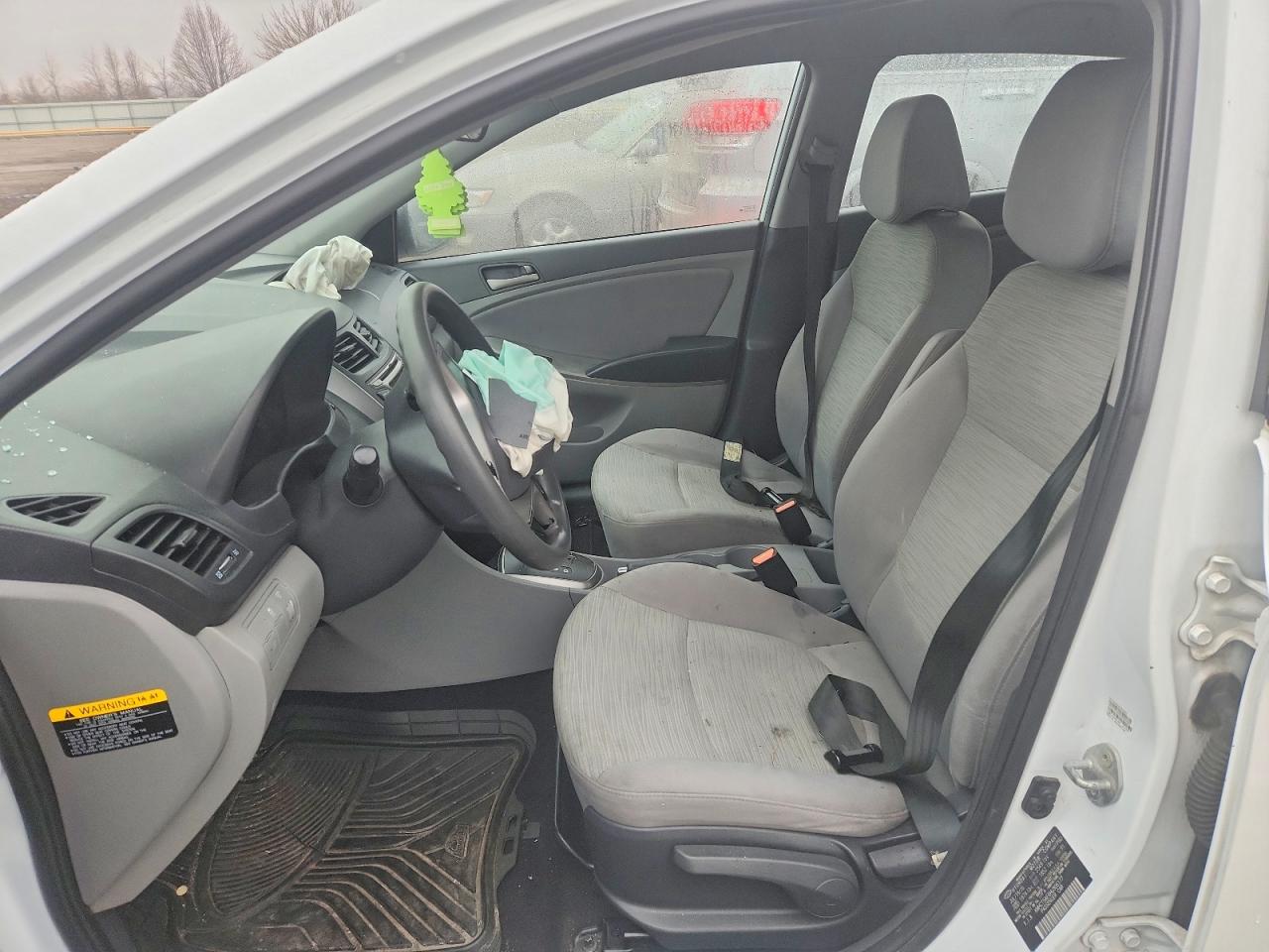 2017 HYUNDAI ACCENT SE photo 13
